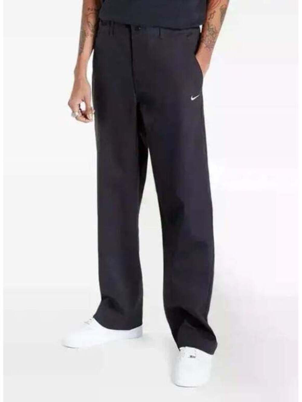 Nike life premium chinos in black size 28 inseam 31”